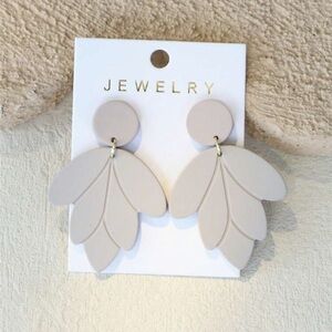 Elegant Grey Leaf Earrings